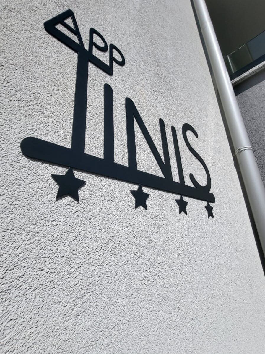 Photo of House Tinis