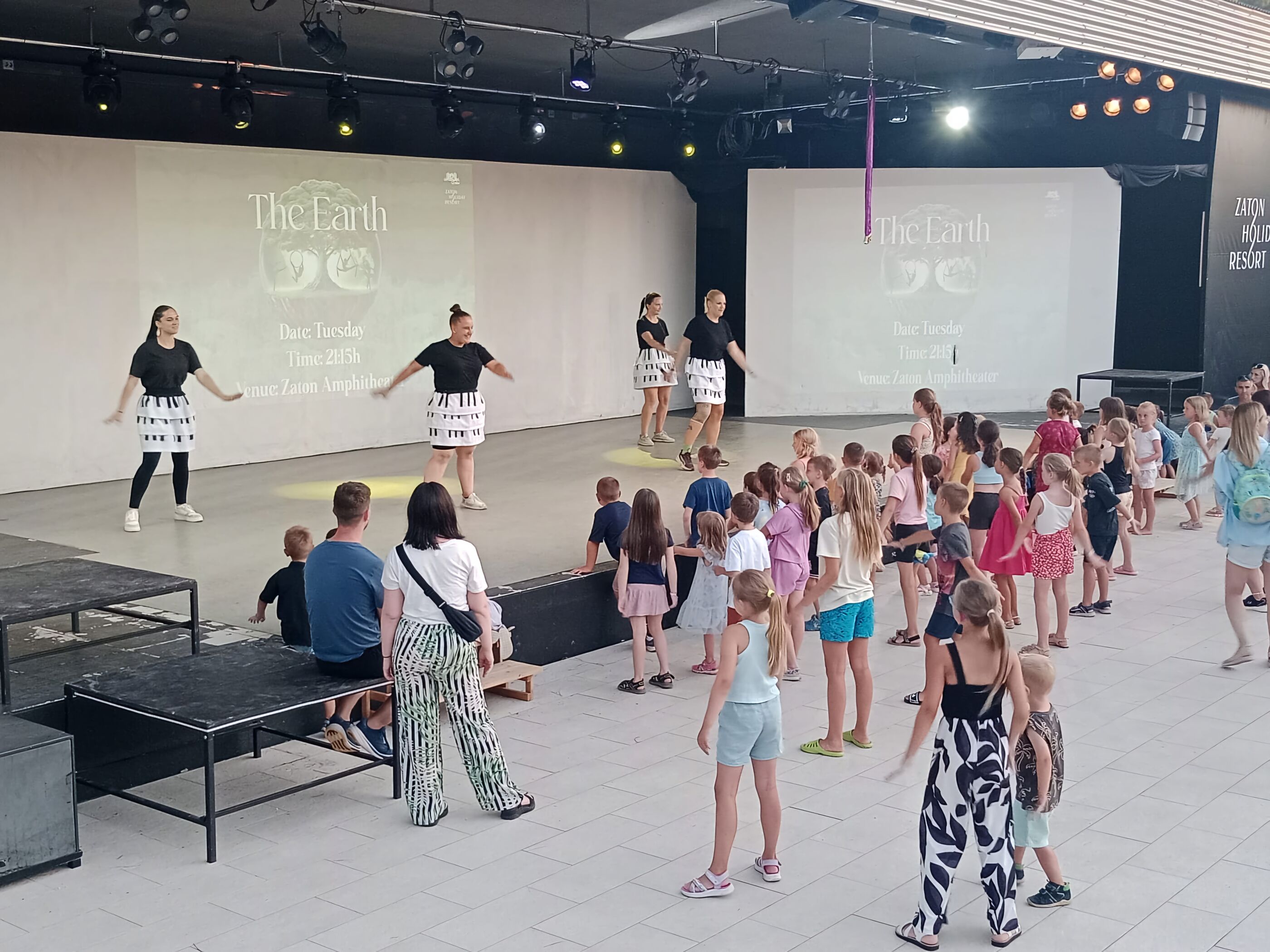 Photo of House Luxury Villa with pool